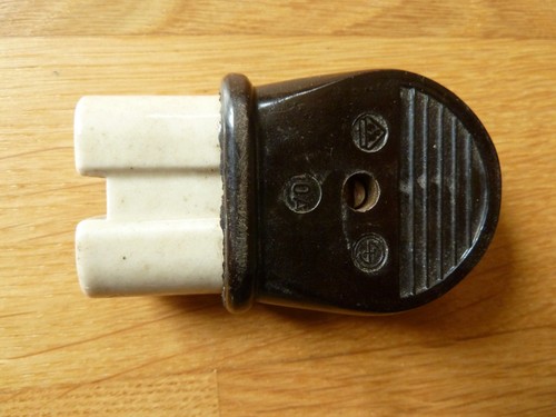 Heißgerätestecker 2pol