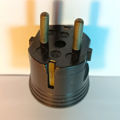 Alter netzstecker farbe - alter,