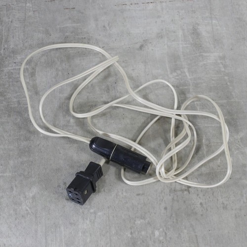Altes kabel stecker auf buchse - altes,